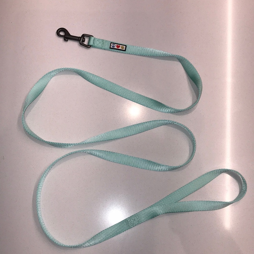 NEW Teal Blue Dog Leash 🐶 🐕. Brand new. ☮️ ❤️ 🐾